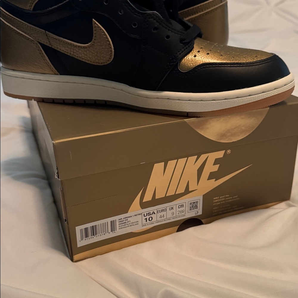 Jordan 1 Retro High OG - Picture 13 of 14